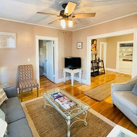 Delightful 2Br Apartment With Balcony - 15 Min From Mohegan Sun- Foxwoods Casinos & Mystic Ню Лондон Екстериор снимка