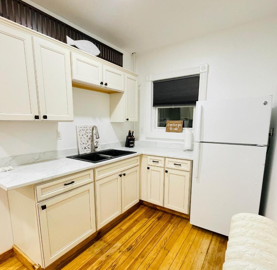 Delightful 2Br Apartment With Balcony - 15 Min From Mohegan Sun- Foxwoods Casinos & Mystic Ню Лондон Екстериор снимка