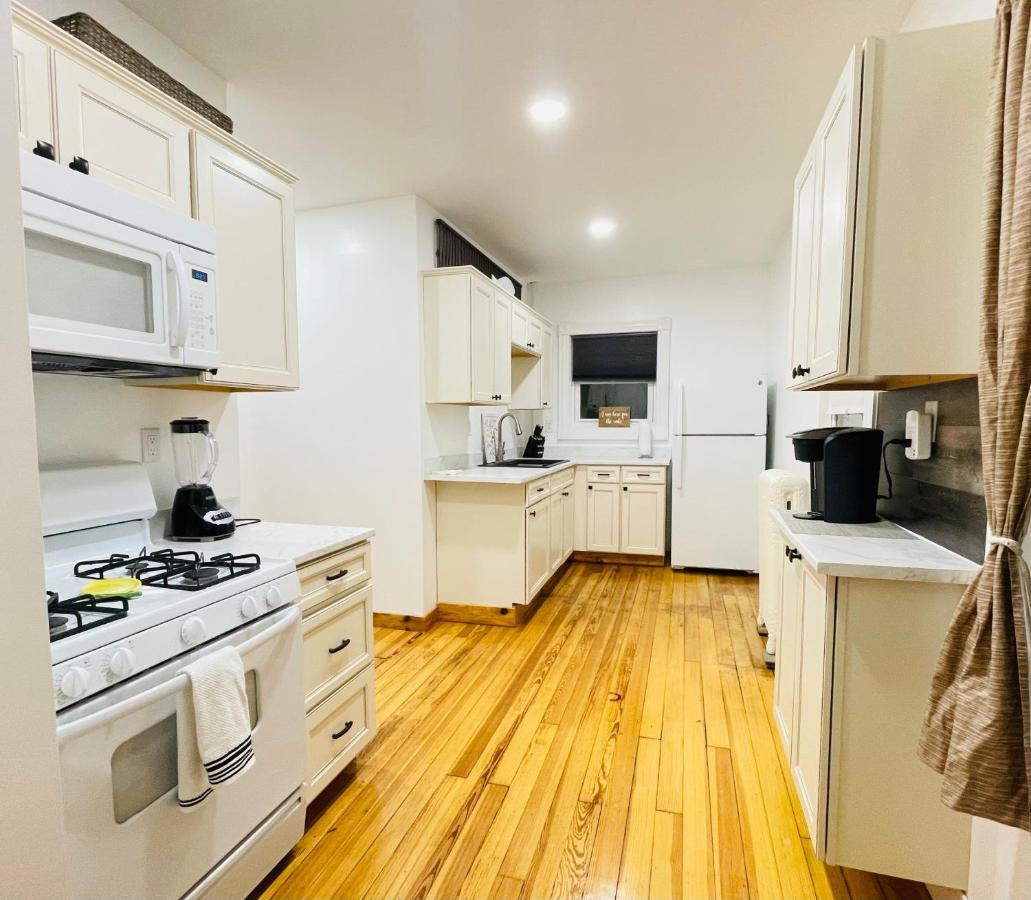 Delightful 2Br Apartment With Balcony - 15 Min From Mohegan Sun- Foxwoods Casinos & Mystic Ню Лондон Екстериор снимка