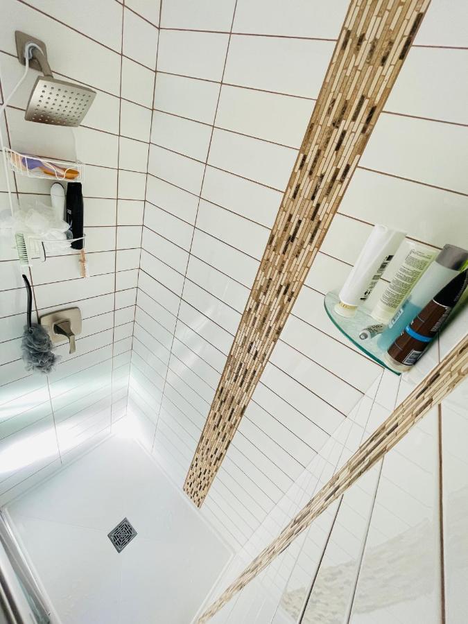 Delightful 2Br Apartment With Balcony - 15 Min From Mohegan Sun- Foxwoods Casinos & Mystic Ню Лондон Екстериор снимка