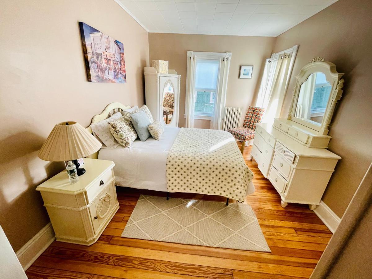 Delightful 2Br Apartment With Balcony - 15 Min From Mohegan Sun- Foxwoods Casinos & Mystic Ню Лондон Екстериор снимка
