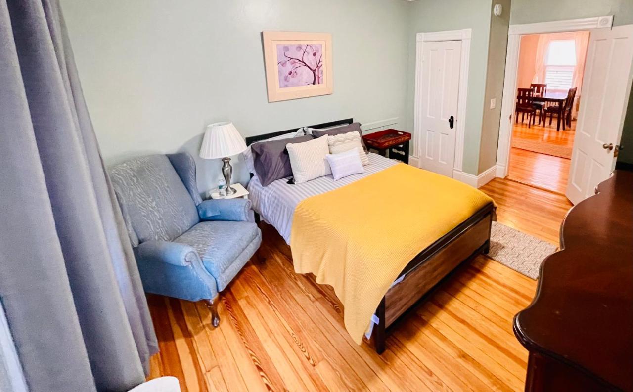 Delightful 2Br Apartment With Balcony - 15 Min From Mohegan Sun- Foxwoods Casinos & Mystic Ню Лондон Екстериор снимка