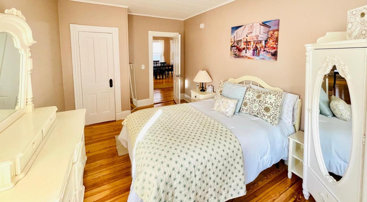Delightful 2Br Apartment With Balcony - 15 Min From Mohegan Sun- Foxwoods Casinos & Mystic Ню Лондон Екстериор снимка