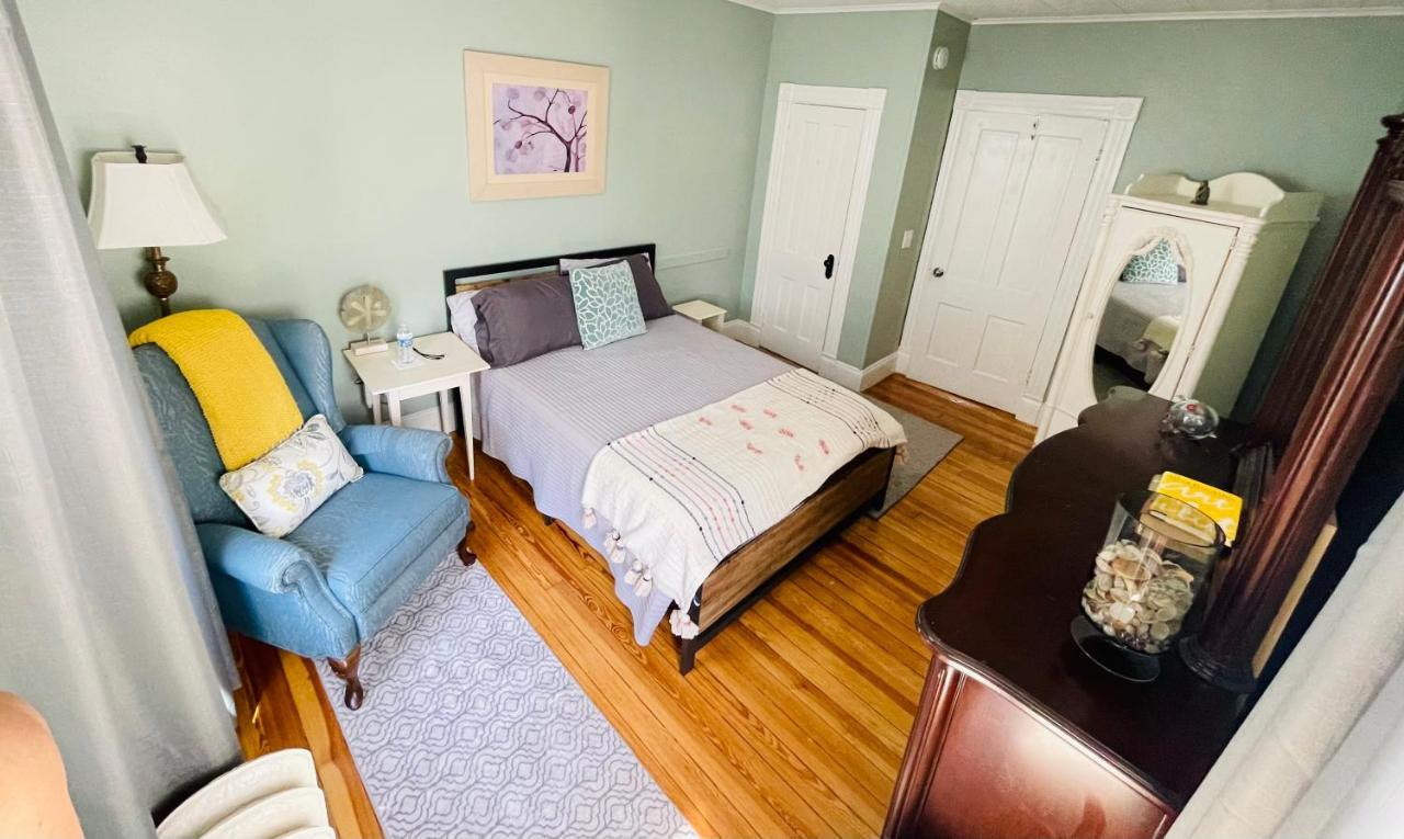 Delightful 2Br Apartment With Balcony - 15 Min From Mohegan Sun- Foxwoods Casinos & Mystic Ню Лондон Екстериор снимка