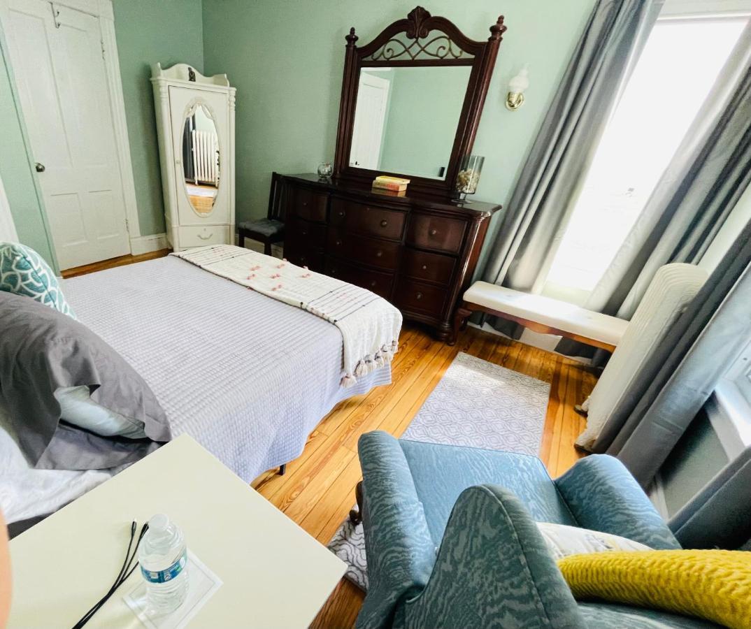 Delightful 2Br Apartment With Balcony - 15 Min From Mohegan Sun- Foxwoods Casinos & Mystic Ню Лондон Екстериор снимка