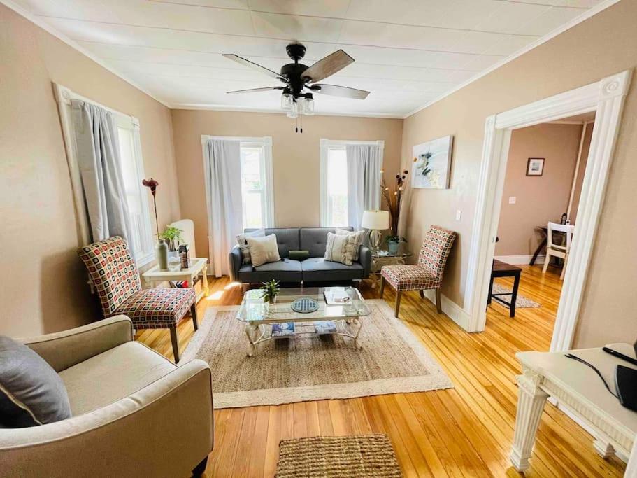Delightful 2Br Apartment With Balcony - 15 Min From Mohegan Sun- Foxwoods Casinos & Mystic Ню Лондон Екстериор снимка