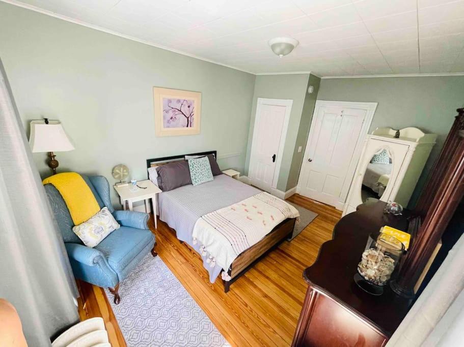 Delightful 2Br Apartment With Balcony - 15 Min From Mohegan Sun- Foxwoods Casinos & Mystic Ню Лондон Екстериор снимка