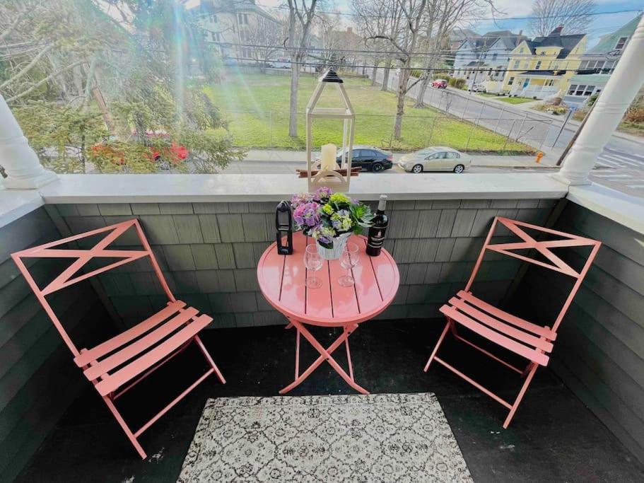 Delightful 2Br Apartment With Balcony - 15 Min From Mohegan Sun- Foxwoods Casinos & Mystic Ню Лондон Екстериор снимка