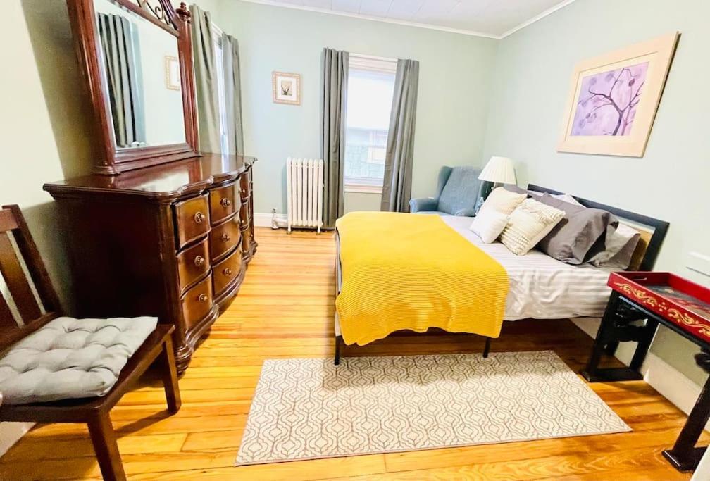 Delightful 2Br Apartment With Balcony - 15 Min From Mohegan Sun- Foxwoods Casinos & Mystic Ню Лондон Екстериор снимка